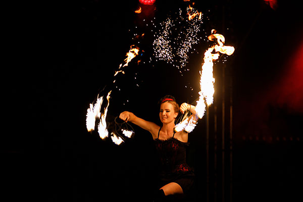 Flame Foxx ➦ Burlesque- und Feuerkünstlerin aus Villingen-Schwenningen in Baden-Württemberg ✓