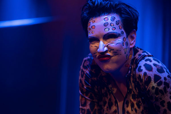 Maria Mané ➦ Burlesque-Künstlerin aus Berlin ✓ professionelle Shows mit Gesang ✓ 