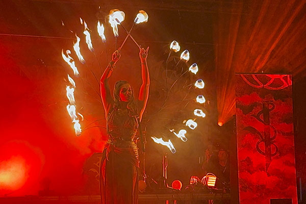 Jana the Gypsy Pixie ➦ Burlesque-Tänzerin aus Zürich ✓